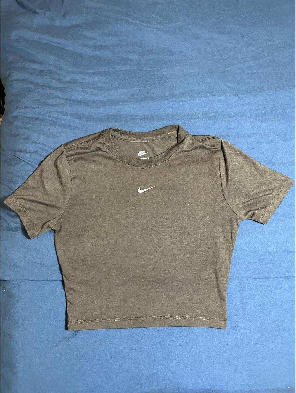 Nike The Nike Tee Slim Fit Cropped T-Shirt Brown Size XS
